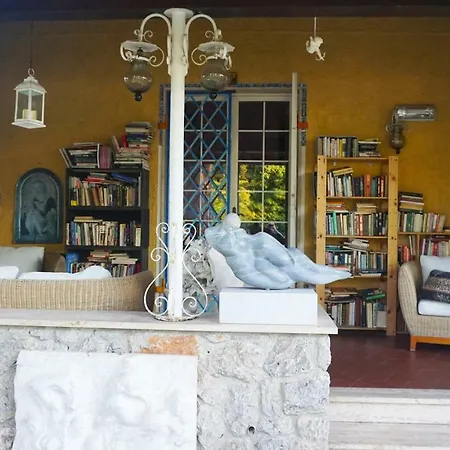 Casa Teatro Homestay *